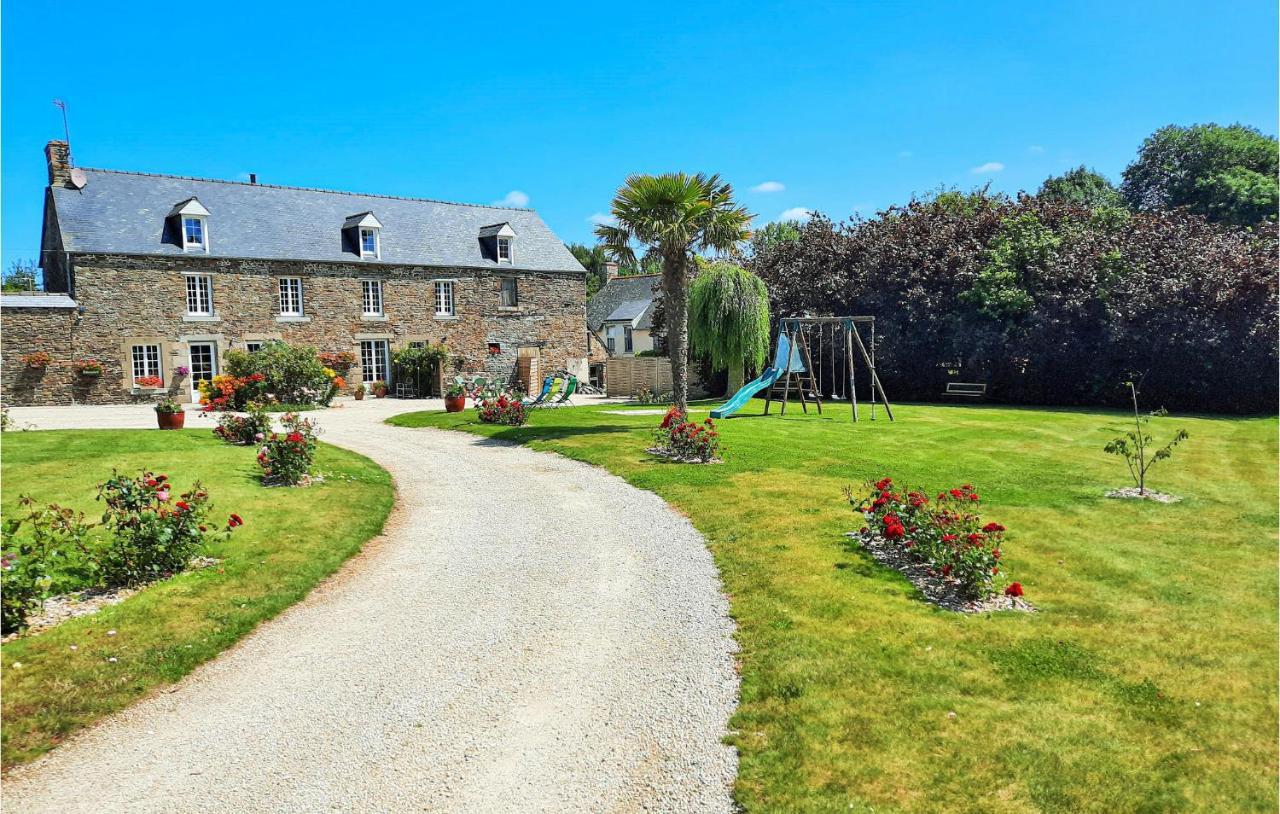 Amazing Apartment In Roz-Landrieux With Kitchen Esterno foto