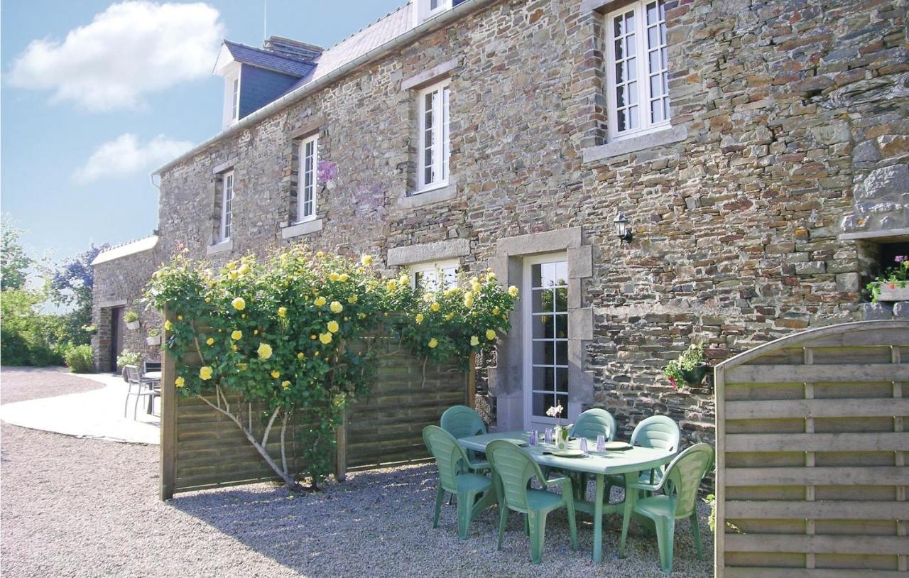 Amazing Apartment In Roz-Landrieux With Kitchen Esterno foto