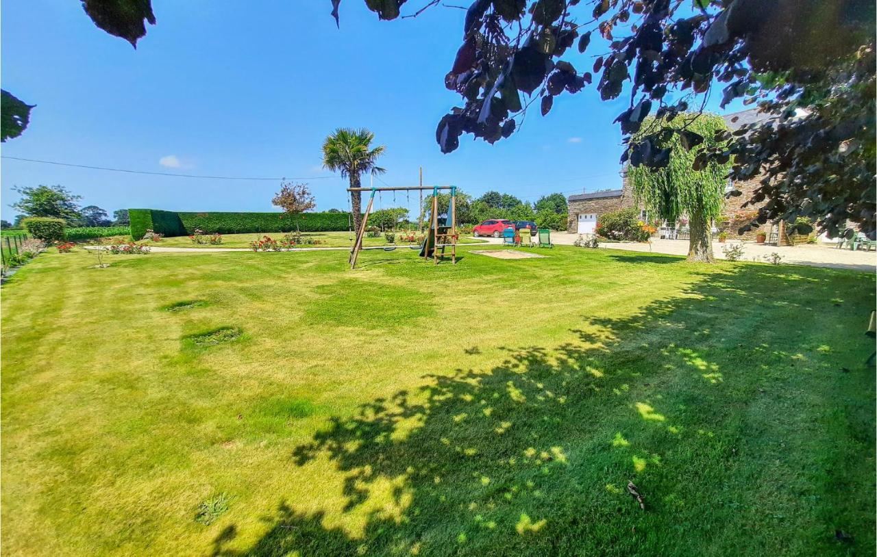Amazing Apartment In Roz-Landrieux With Kitchen Esterno foto